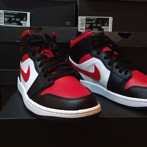 Jordan1 black fire red white